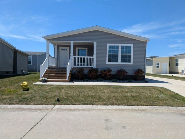 52545 Elmcrest Ct #141, New Baltimore, MI 48051