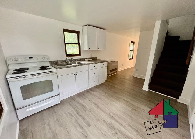 216 Pine St #3C, Burlington, VT 05401