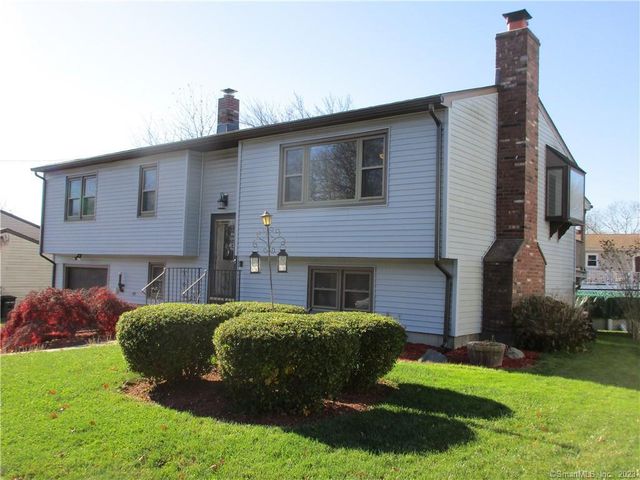 6 Riverview Ter, West Haven, CT 06516
