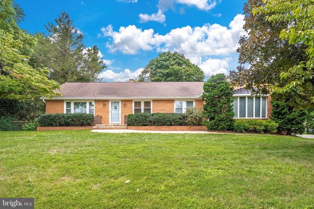 5318 Dove Dr, Mount Airy, MD 21771