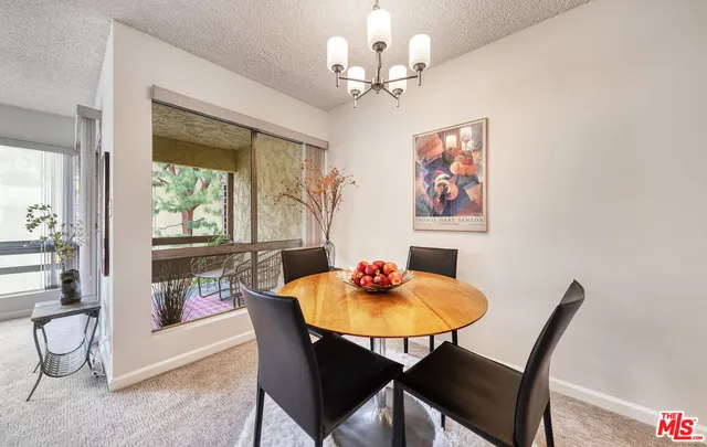 6250 Buckingham Pkwy #204, Culver City, CA 90230