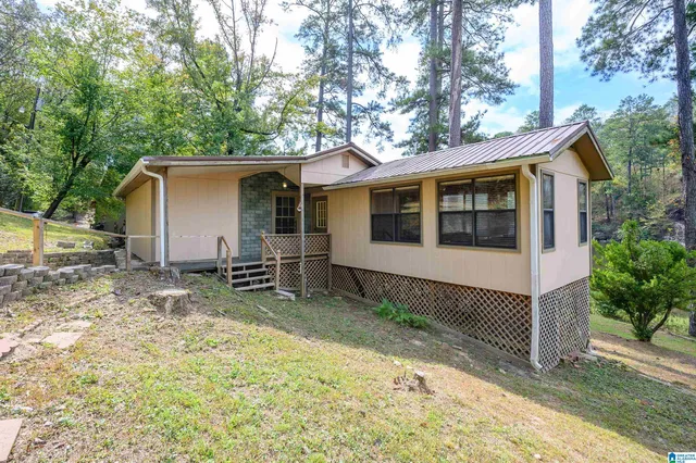 76 Skeeter Creek Dr, Cordova, AL 35550