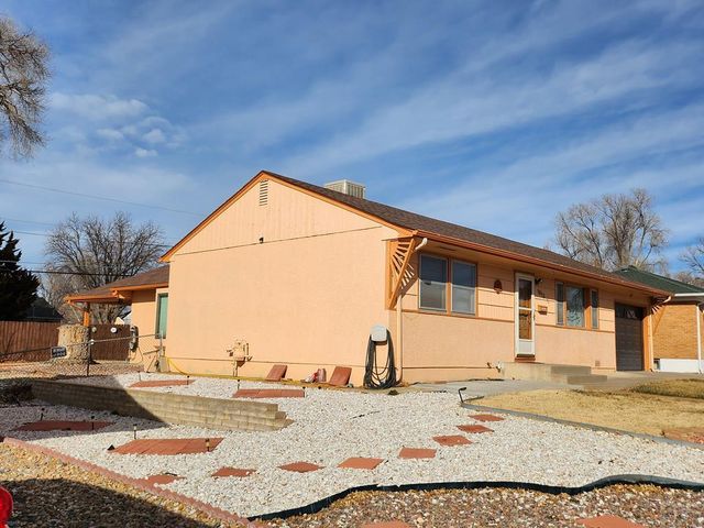 1813 Comanche Rd, Pueblo, CO 81001