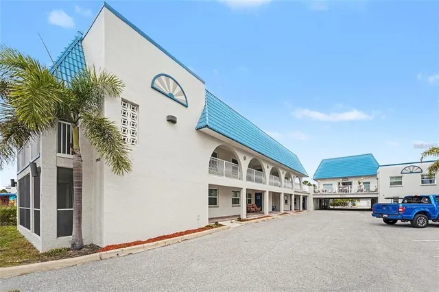 17035 Gulf Blvd #216, North Redington Beach, FL 33708