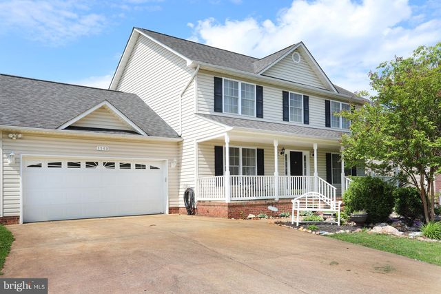 1143 Happy Ridge Dr, Front Royal, VA 22630