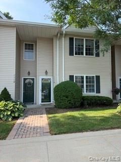 1118 Savoy Dr, Melville, NY 11747