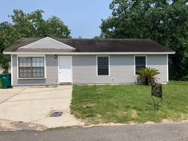 475 Lake Ave, Mary Esther, FL 32569