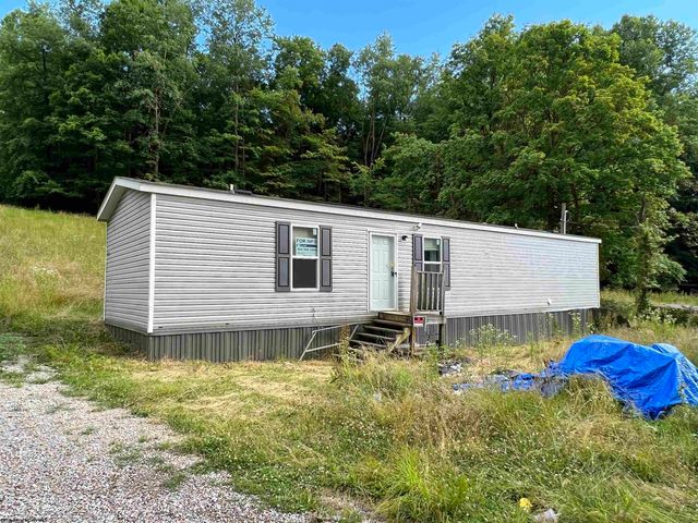 256 Florence Hollow Rd, Mount Clare, WV 26408