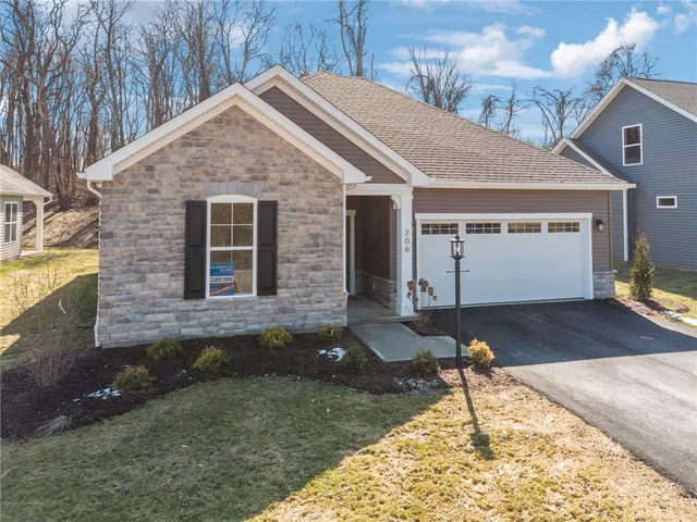 206 Walton Cir, Aliquippa, PA 15001