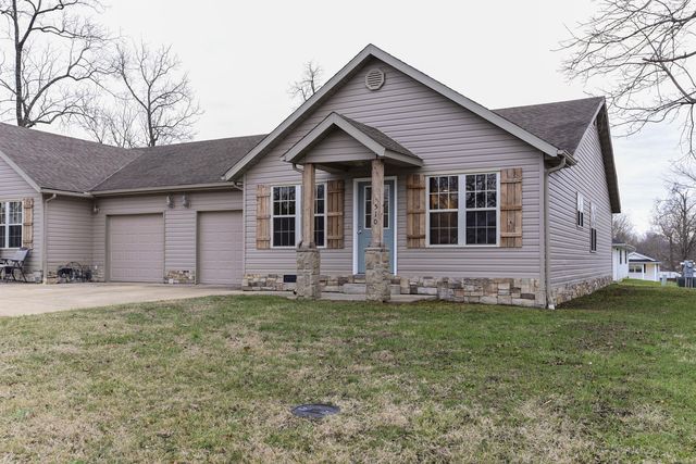 1008 Parkway Dr #A, Cabool, MO 65689