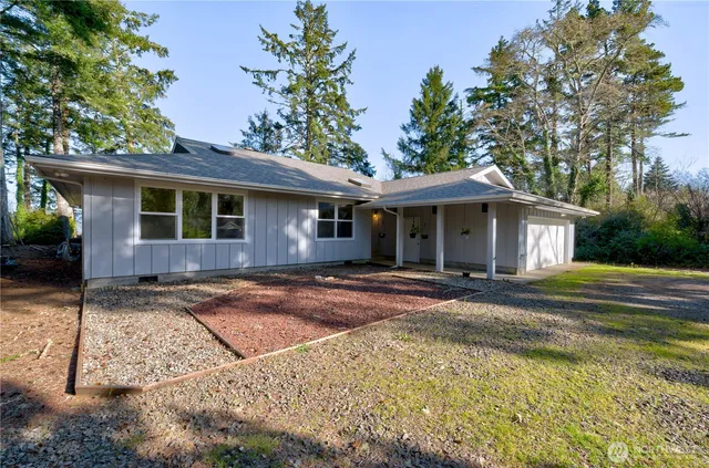 17600 Sandridge Road, Long Beach, WA 98631