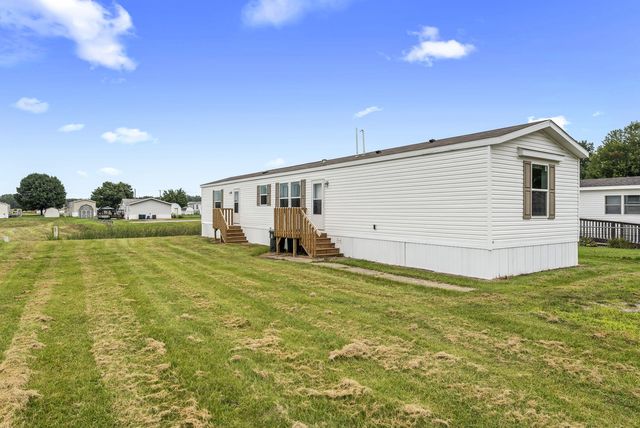 4911 Abrams Dr, Muscatine, IA 52761