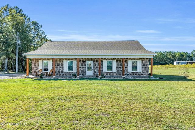 621 Hickory Grove Rd, Sumrall, MS 39482