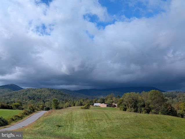 Woodward Rd, Sperryville, VA 22740
