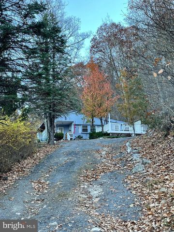 164 Abel Ln, Great Cacapon, WV 25422