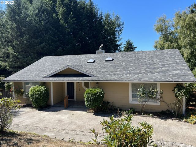 83440 Clear Lake Rd, Florence, OR 97439