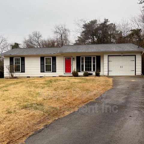 7709 Queensbury Dr, Knoxville, TN 37919