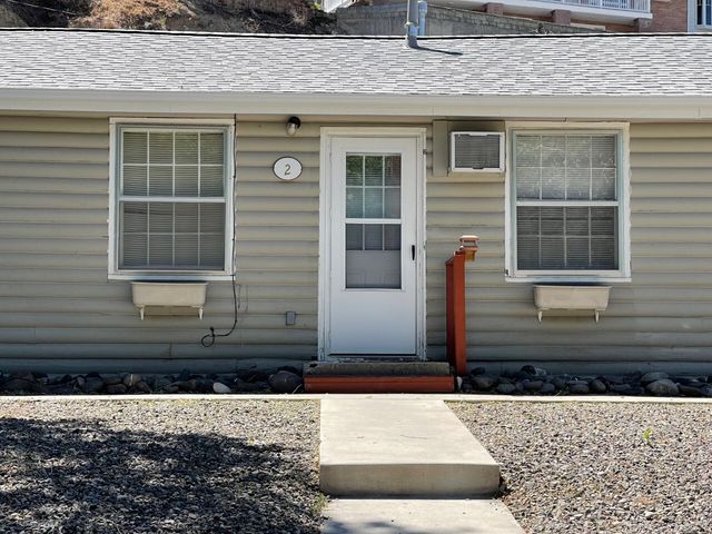 318 N  8th St, Thermopolis, WY 82443