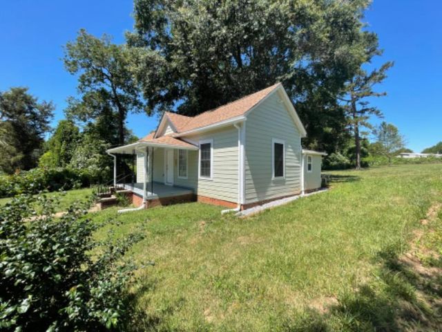 202 New Hope Rd, Rutherfordton, NC 28139