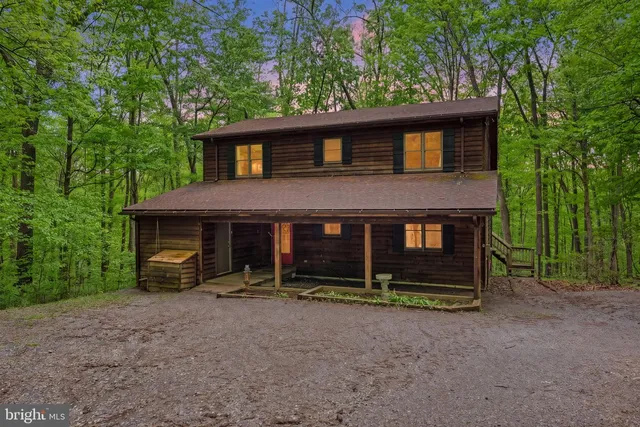 132 Bobcat Dr, Berkeley Springs, WV 25411