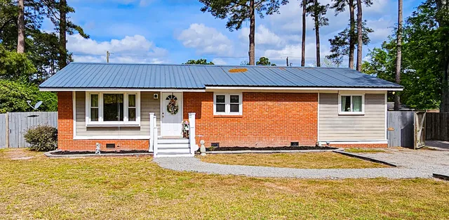 718 Azalea Dr, Walterboro, SC 29488