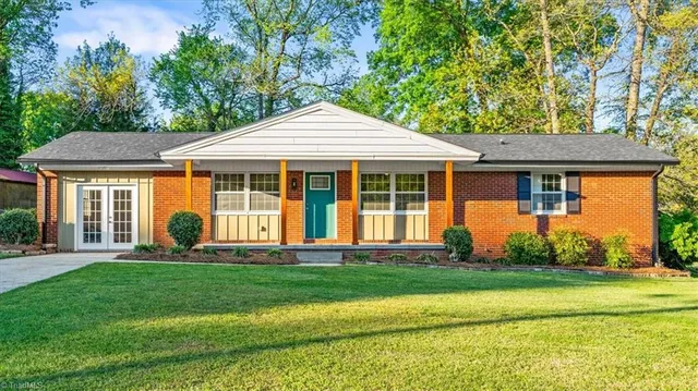 3106 Goodall Dr, Greensboro, NC 27407