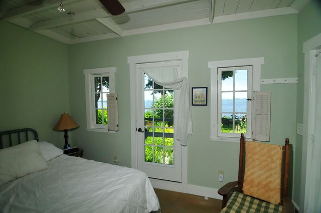 53 Lakeview Ter #B, Burlington, VT 05401