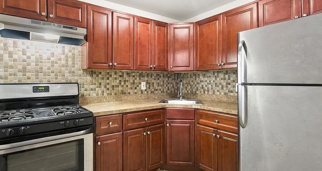 83 Himrod St #A, Brooklyn, NY 11221