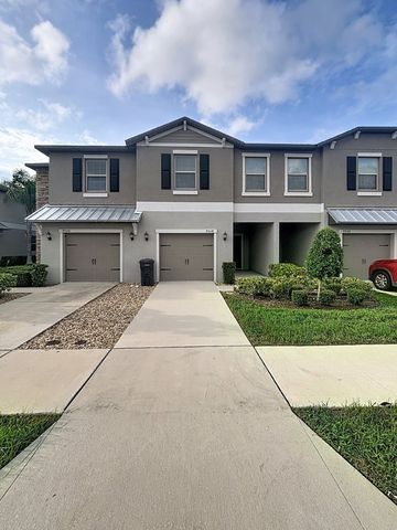 9528 Pembrooke Pines Dr, Sun City Center, FL 33573