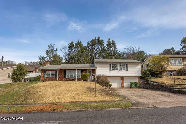 2523 Waldman Dr, Williamsport, PA 17701