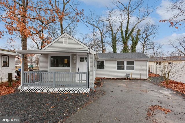 28 Rugby St, Browns Mills, NJ 08015