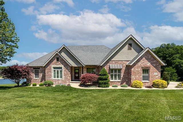 161 Darby Cir, Cape Girardeau, MO 63701