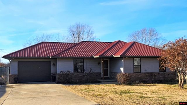 504 Bland St, Gassville, AR 72635