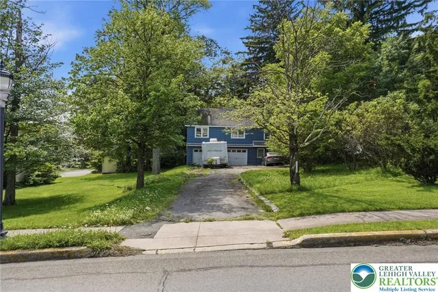 1360 Pocono Blvd, Mount Pocono, PA 18344