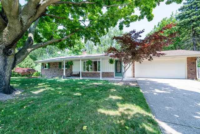 3167 E  Valley View Dr, Saint Joseph, MI 49085