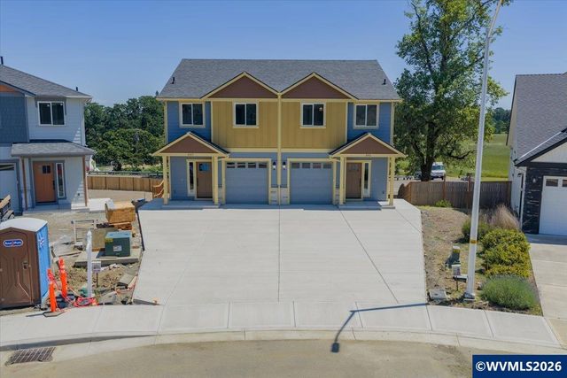 595-597 NE Evergreen Ave, Dallas, OR 97338