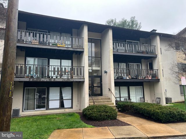 3132 Brinkley Rd #303, Temple Hills, MD 20748