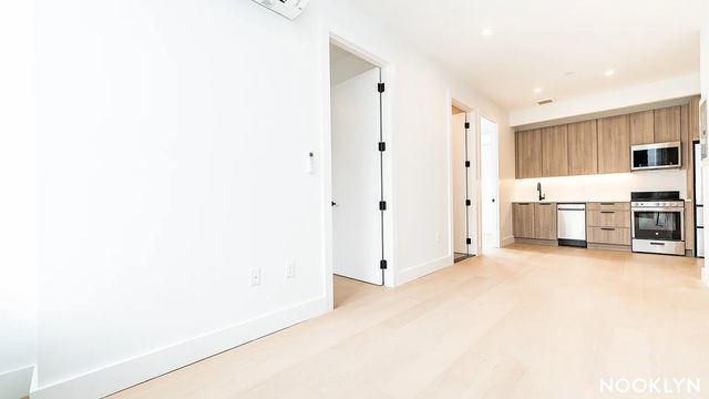 107 S  6th St #1F, Brooklyn, NY 11249