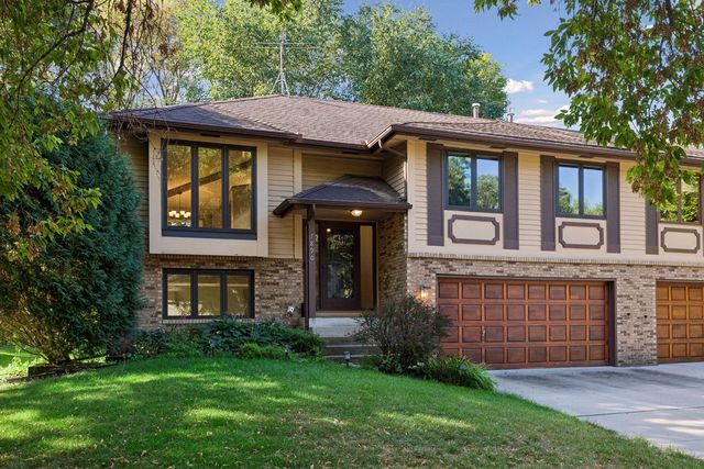 7890 Upper 139th Ct, Saint Paul, MN 55124