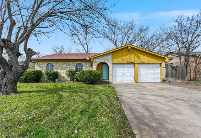 6908 Griggs St, Forest Hill, TX 76140