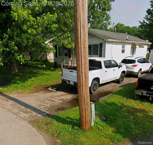 1143 Corydon Dr, Mount Morris, MI 48458