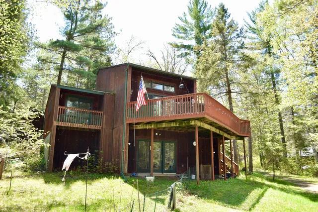 331 S  Lake Lawrence Rd NE, Outing, MN 56662