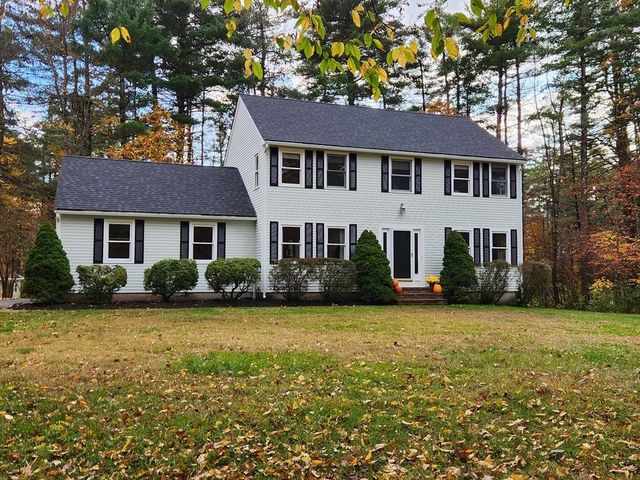 3 Country Club Rd, Sterling, MA 01564