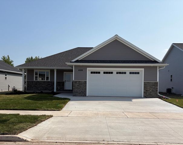 2109 E  Golden Gate Dr, Appleton, WI 54913