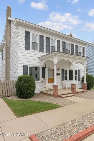 39 1st St, Milton, PA 17847