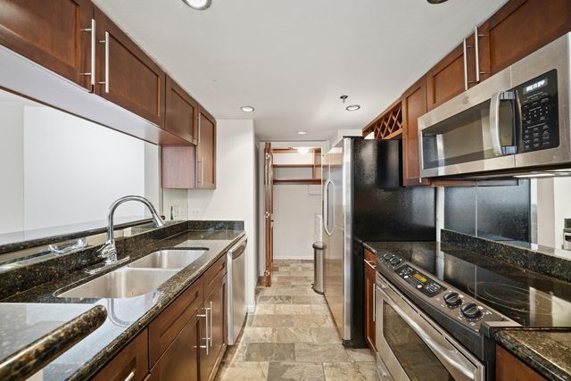 3525 Sage Rd #404, Houston, TX 77056
