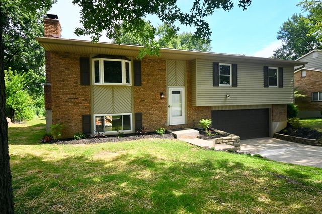 2726 Pineview Dr, Villa Hills, KY 41017
