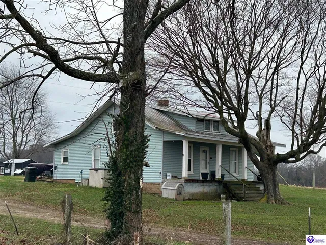 332 L W Neal Rd, Hardyville, KY 42746