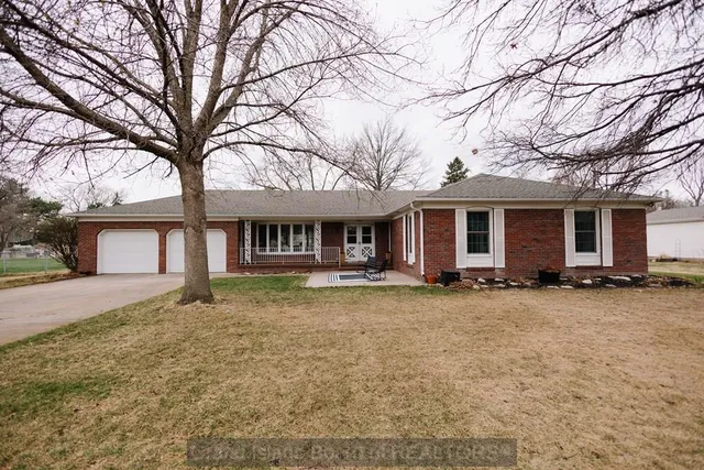 1720 Spring Rd, Grand Island, NE 68801