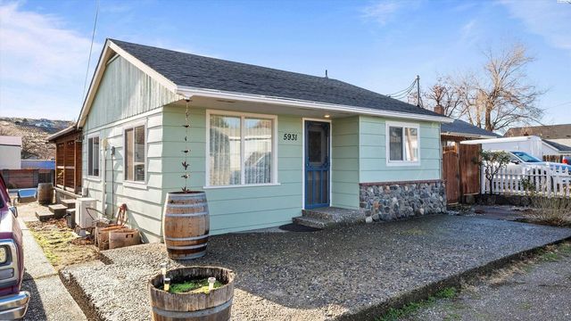 5931 Deer St, West Richland, WA 99353